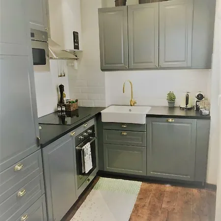 Apartman Cosy And Comfortable 1 Bedroom In The Old Town *