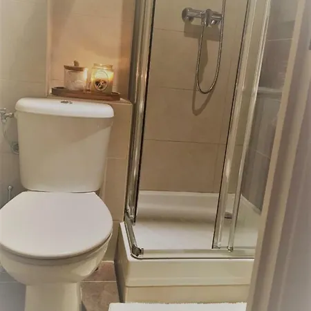 Cosy And Comfortable 1 Bedroom In The Old Town Apartment