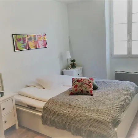 Cosy And Comfortable 1 Bedroom In The Old Town Antibes